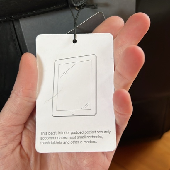 Kenneth Cole Reaction Briefcase - Picture 8 of 17